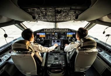 Sự nghiệp phi công: Lên đỉnh bầu trời với đam mê và kỹ năng