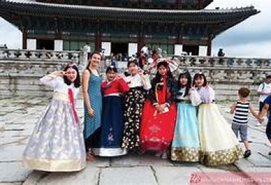 Các bạn nữ sang Hàn Quốc làm nghề gì?